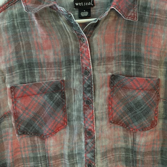 Size S red, black & gray plaid shirt - Picture 2 of 7